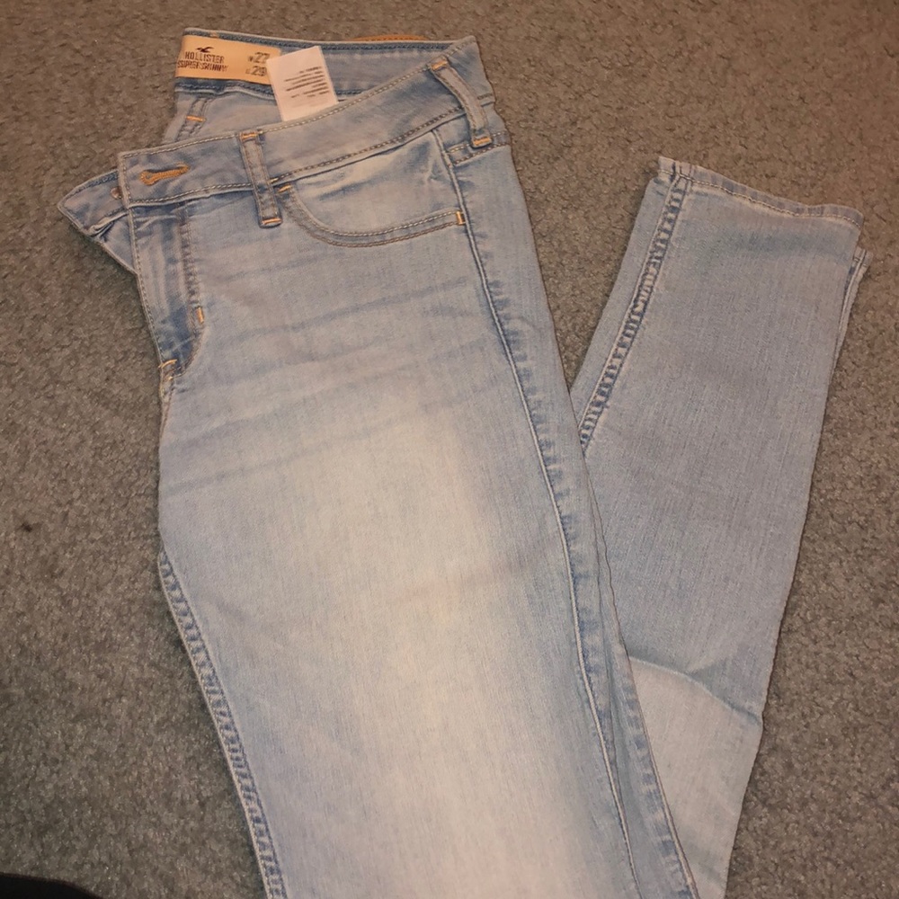 women’s hollister skinny jeans!